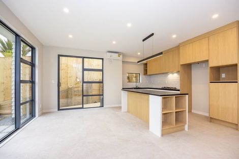 Photo of property in 34a Hellyers Street, Birkdale, Auckland, 0626