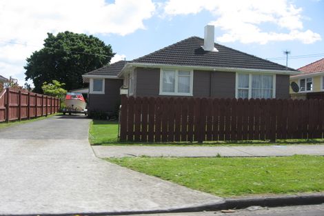 Photo of property in 25 Arimu Road, Papakura, 2110