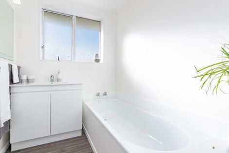 Photo of property in 35a Roband Crescent, Brown Owl, Upper Hutt, 5018