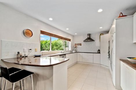 Photo of property in 11 Kahala Place, West Harbour, Auckland, 0618