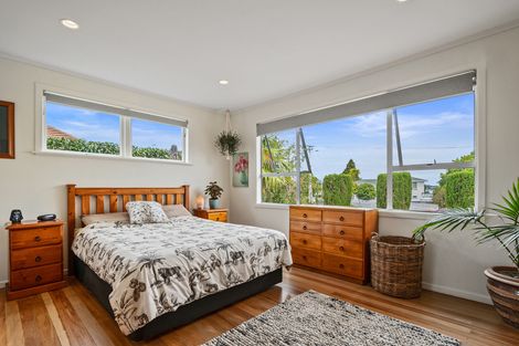 Photo of property in 6 Boler Place, New Lynn, Auckland, 0600