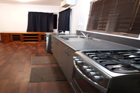 Photo of property in 15 Vandeleur Avenue, Birkdale, Auckland, 0626