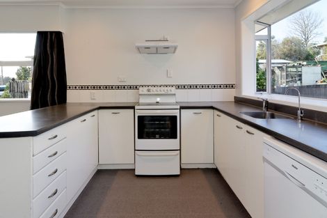 Photo of property in 66 Cliff View Drive, Green Bay, Auckland, 0604