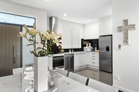 Photo of property in 6/50 Ocean View Road, Northcote, Auckland, 0627