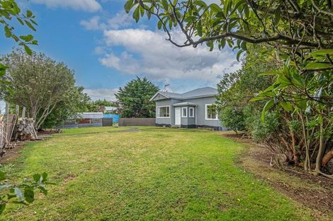 Photo of property in 9-15 Nikau Street, Tokomaru, Palmerston North, 4474