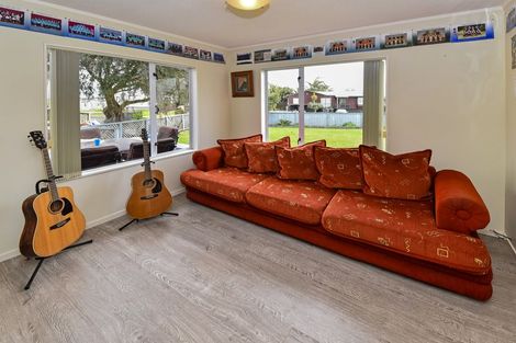 Photo of property in 30 Hadley Wood Drive, Wattle Downs, Auckland, 2103