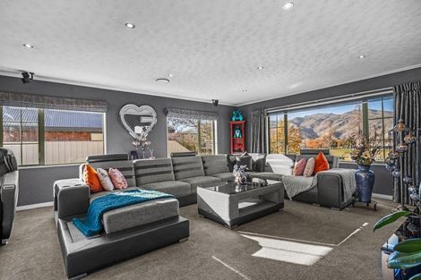 Photo of property in 37 Cairnmuir Crescent, Cromwell, 9310