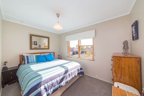 Photo of property in 12 Linmor Place, Terrace End, Palmerston North, 4410