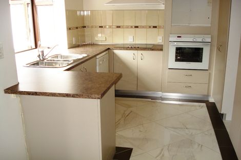 Photo of property in 1/10 Cambric Place, Botany Downs, Auckland, 2010