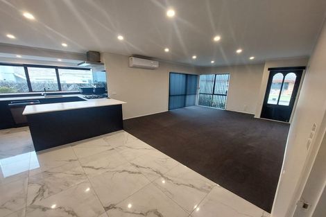 Photo of property in 10/482 Hibiscus Coast Highway, Orewa, 0931