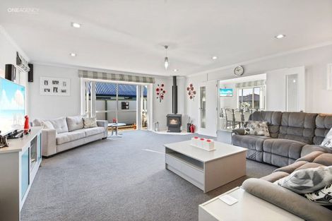 Photo of property in 22 Paget Drive, Woodend, 7610