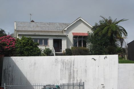 Photo of property in 197 Devon Street West, New Plymouth, 4310