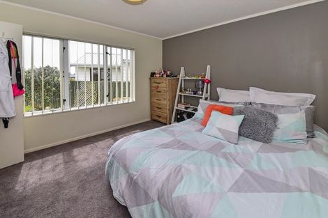 Photo of property in 30 Hadley Wood Drive, Wattle Downs, Auckland, 2103
