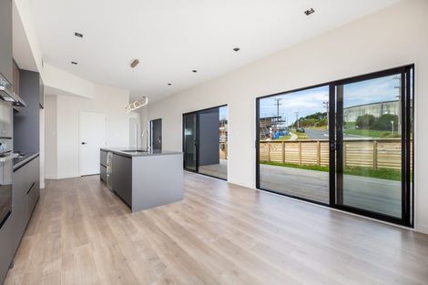 Photo of property in 1 Sunnyheights Road, Orewa, 0931
