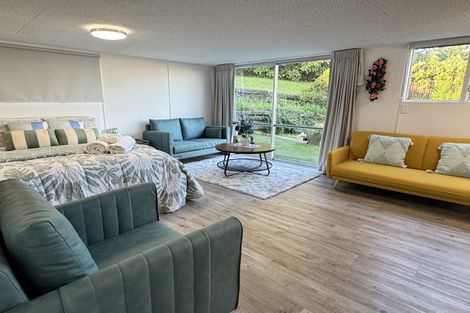 Photo of property in 4 Beverley Road, Stanmore Bay, Whangaparaoa, 0932