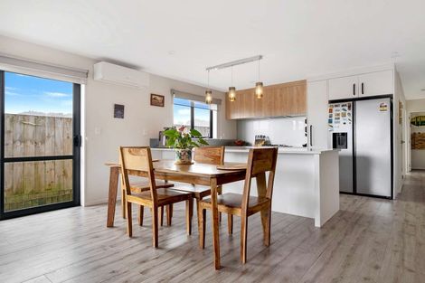 Photo of property in 76 Accolage Boulevard, Kumeu, 0810