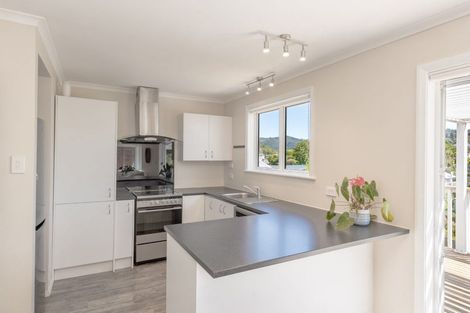 Photo of property in 82 Thomas Street, Stokes Valley, Lower Hutt, 5019