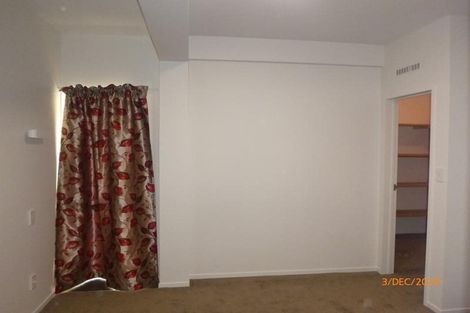Photo of property in 1/25 Brunton Place, Glenfield, Auckland, 0629