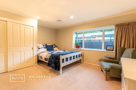 Photo of property in 28 Carlow Grove, Birchville, Upper Hutt, 5018