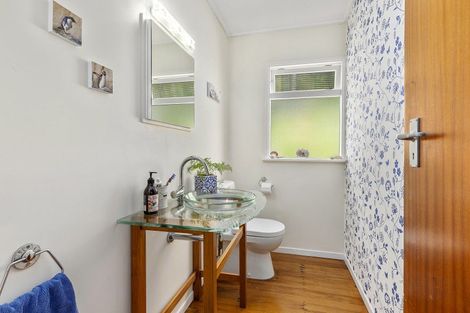 Photo of property in 5 Kellsmere Crescent, Island Bay, Wellington, 6023