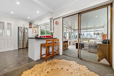 Photo of property in 27 Kurnell Drive, Botany Downs, Auckland, 2010