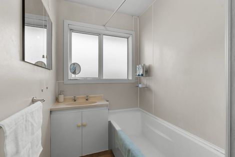 Photo of property in 33 Wilton Crescent, Bishopdale, Christchurch, 8053