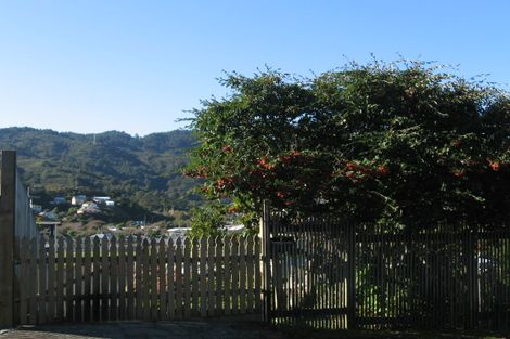 Photo of property in 13 Bogle Grove, Stokes Valley, Lower Hutt, 5019