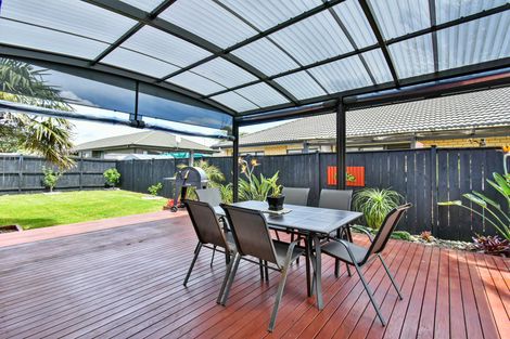 Photo of property in 25 Girvan Terrace, Wattle Downs, Auckland, 2103