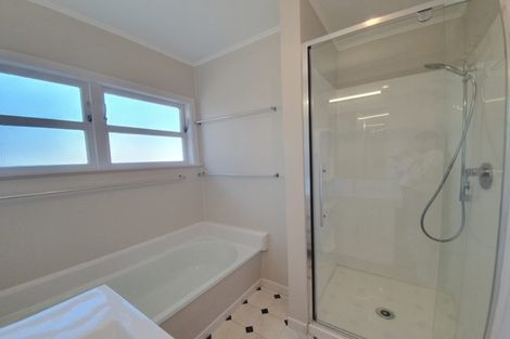 Photo of property in 97 Pakuranga Road, Pakuranga, Auckland, 2010