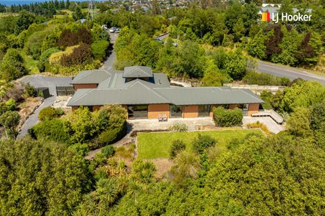 Photo of property in 1 Joshua Place, Helensburgh, Dunedin, 9010