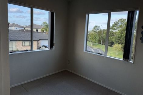 Photo of property in 27 Riverglade Parkway, Te Atatu South, Auckland, 0610