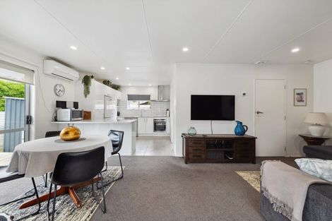 Photo of property in 2/5 Rainsford Street, Moturoa, New Plymouth, 4310