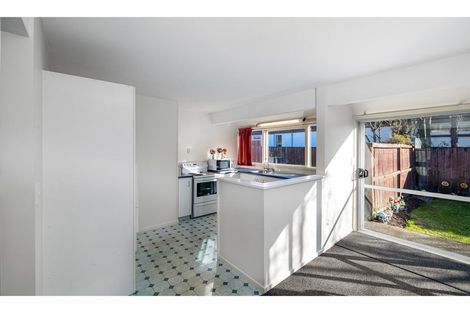 Photo of property in 2/38 Reynolds Avenue, Bishopdale, Christchurch, 8053