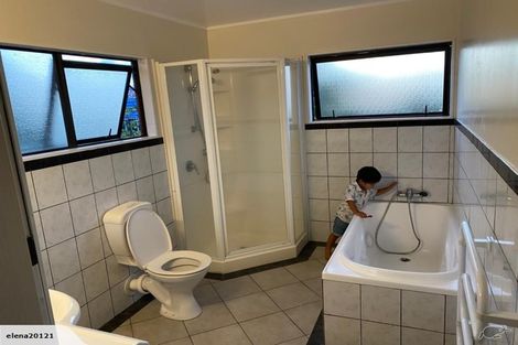 Photo of property in 2 Aspiring Avenue, Clover Park, Auckland, 2019