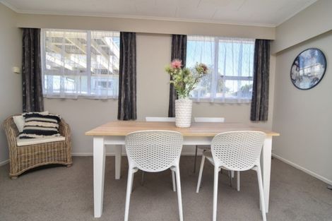 Photo of property in 27 Diamond Street, Carterton, 5713