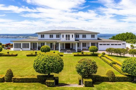 Photo of property in 423 Gillespie Place, Acacia Bay, Taupo, 3385