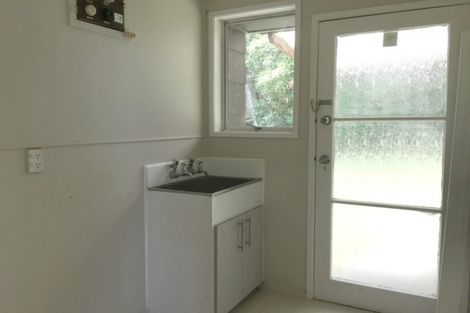 Photo of property in 21 Finn Place, Totara Vale, Auckland, 0629