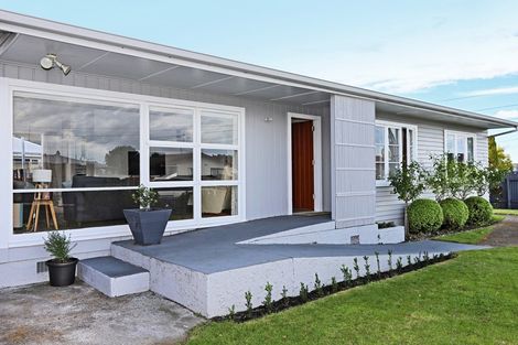 Photo of property in 2 Alexander Avenue, Onekawa, Napier, 4110