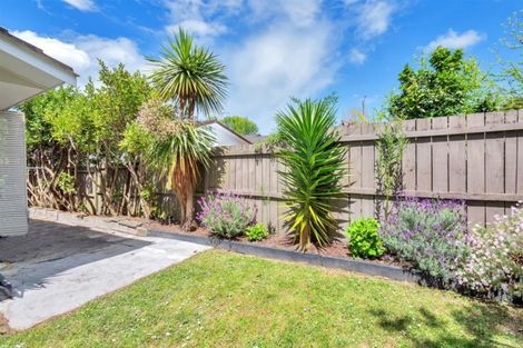 Photo of property in 1/6 Putney Place, Ranui, Auckland, 0612