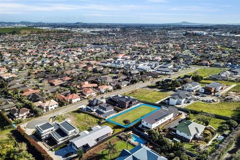 Photo of property in 22 Roxborough Place, East Tamaki Heights, Auckland, 2016