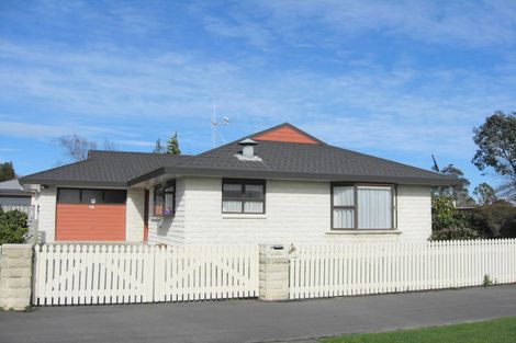 Photo of property in 14 Kent Street, Levin, 5510