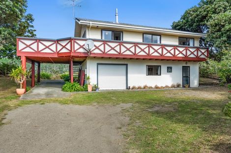 Photo of property in 19 Colenso Place, Otaki Beach, Otaki, 5512