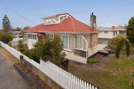 Photo of property in 35 Archibald Road, Kelston, Auckland, 0602