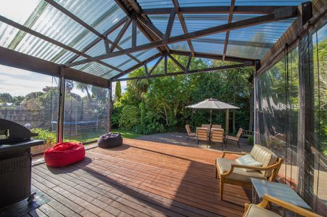 Photo of property in 12 Linmor Place, Terrace End, Palmerston North, 4410