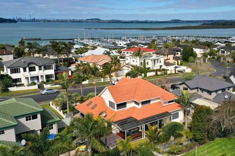 Photo of property in 5 Kahala Place, West Harbour, Auckland, 0618