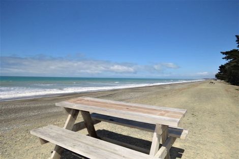 Photo of property in 22 Chamberlain Avenue, Amberley, 7481