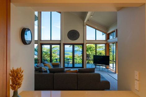 Photo of property in 8 Whakamoenga Point, Acacia Bay, Taupo, 3385
