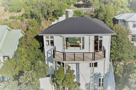 Photo of property in 53 Palliser Road, Roseneath, Wellington, 6011