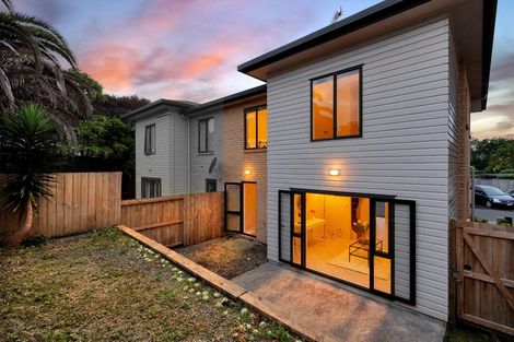 Photo of property in 11 Barnea Circle, Glen Eden, Auckland, 0602