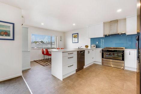 Photo of property in 11 Tee Point, Red Beach, 0932